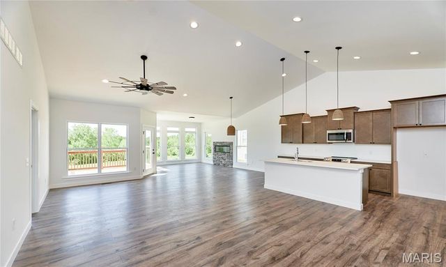 12 Canyon Creek Court, Moscow Mills, MO 63362