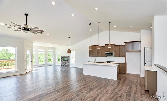 12 Canyon Creek Court, Moscow Mills, MO 63362