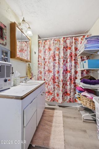 2127 S Joplin Avenue, Joplin, MO 64804