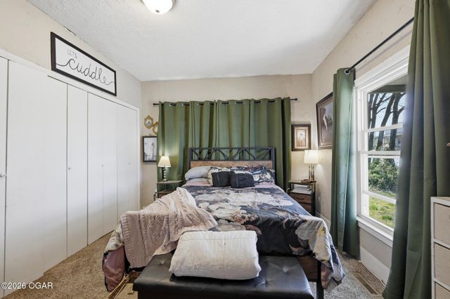 2127 S Joplin Avenue, Joplin, MO 64804