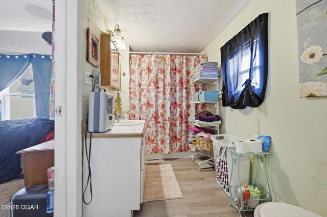 2127 S Joplin Avenue, Joplin, MO 64804