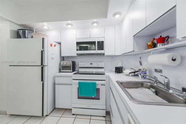 1980 S Ocean Drive 5E, Hallandale Beach, FL 33009