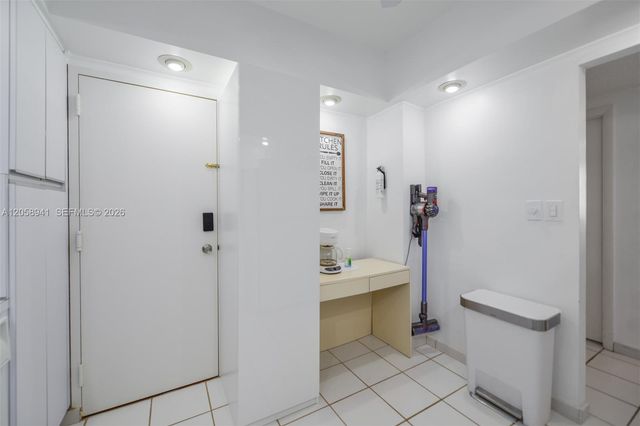 1980 S Ocean Drive 5E, Hallandale Beach, FL 33009