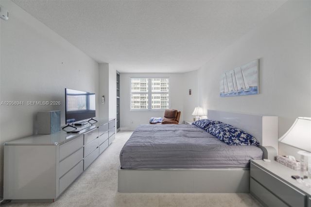 1980 S Ocean Drive 5E, Hallandale Beach, FL 33009