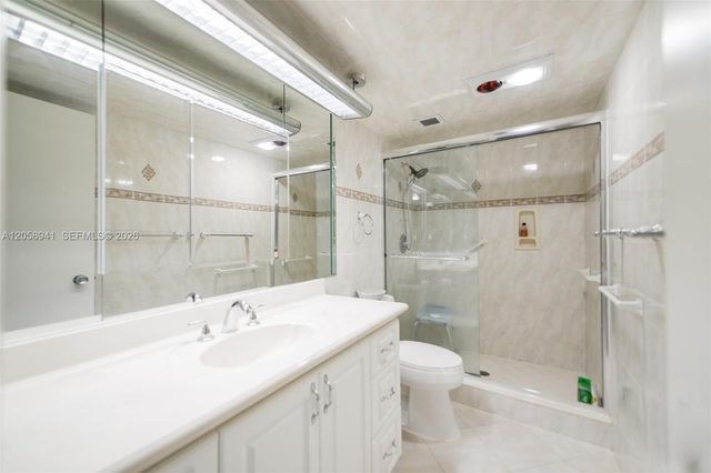1980 S Ocean Drive 5E, Hallandale Beach, FL 33009