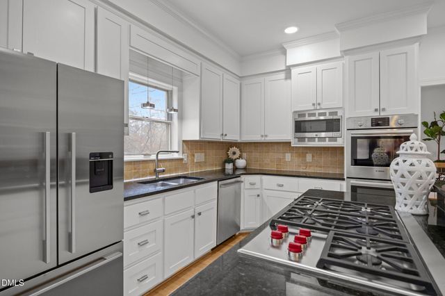 110 Linnaeus Place, Chapel Hill, NC 27514