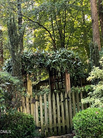 110 Linnaeus Place, Chapel Hill, NC 27514