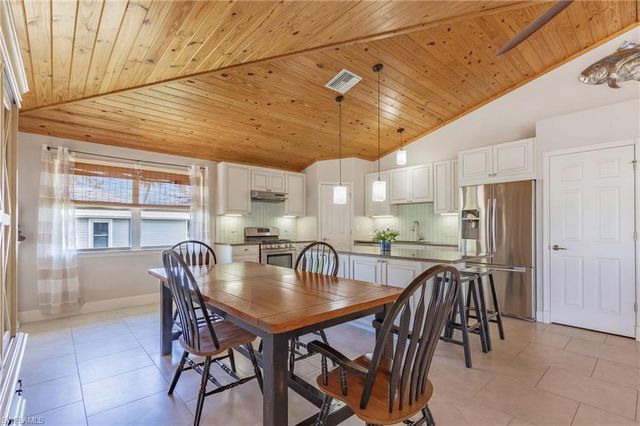 7655 Myrsine CIR, Bokeelia, FL 33922