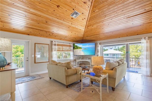 7655 Myrsine CIR, Bokeelia, FL 33922