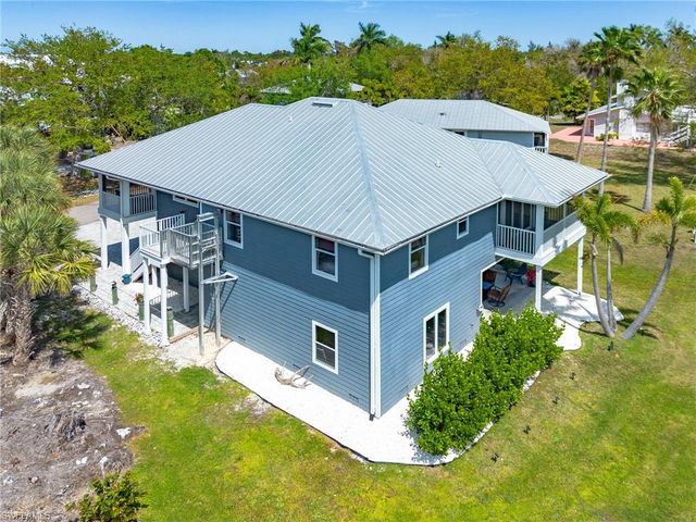 7655 Myrsine CIR, Bokeelia, FL 33922