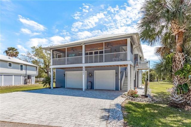 7655 Myrsine CIR, Bokeelia, FL 33922