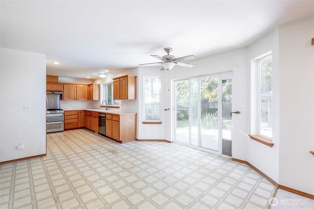 816 3rd Avenue NW, Puyallup, WA 98371