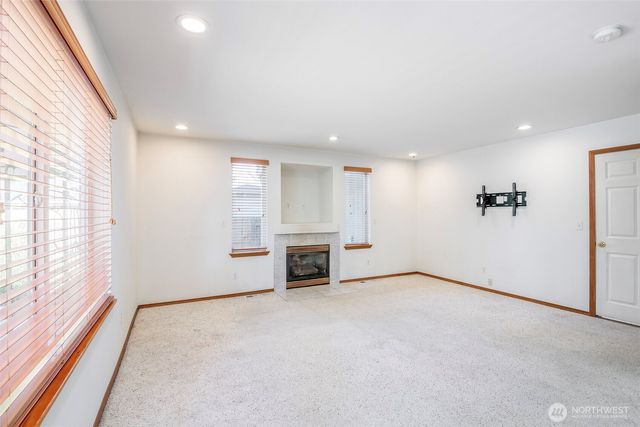 816 3rd Avenue NW, Puyallup, WA 98371
