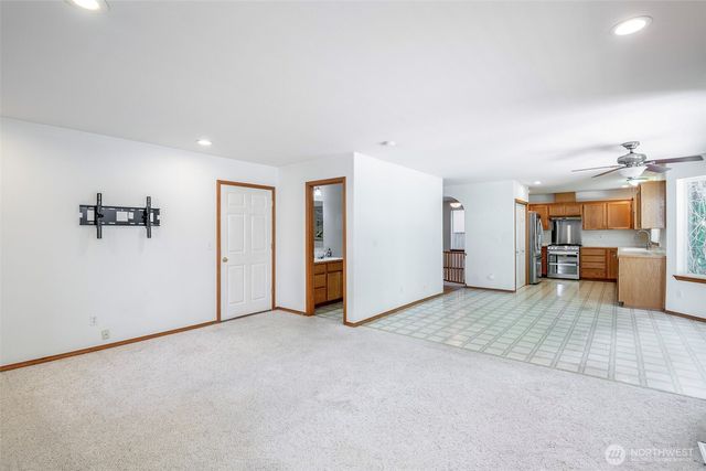 816 3rd Avenue NW, Puyallup, WA 98371