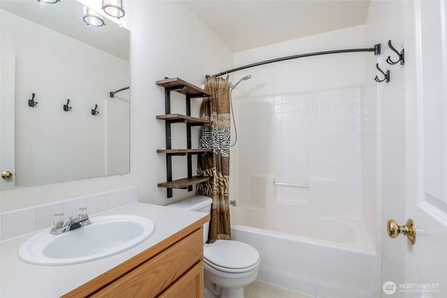 816 3rd Avenue NW, Puyallup, WA 98371