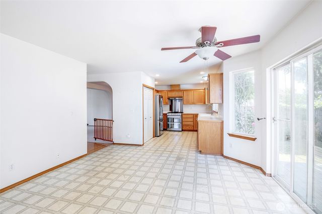 816 3rd Avenue NW, Puyallup, WA 98371