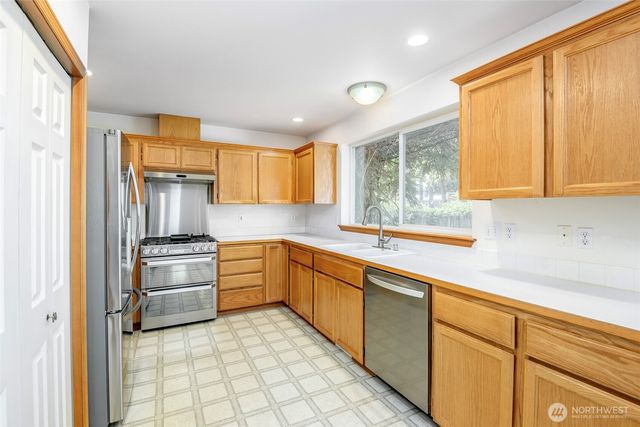 816 3rd Avenue NW, Puyallup, WA 98371