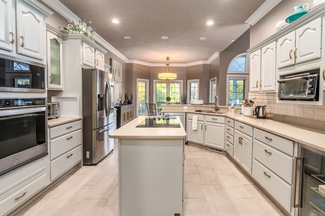 850 Stone Creek Drive, Makanda, IL 62958