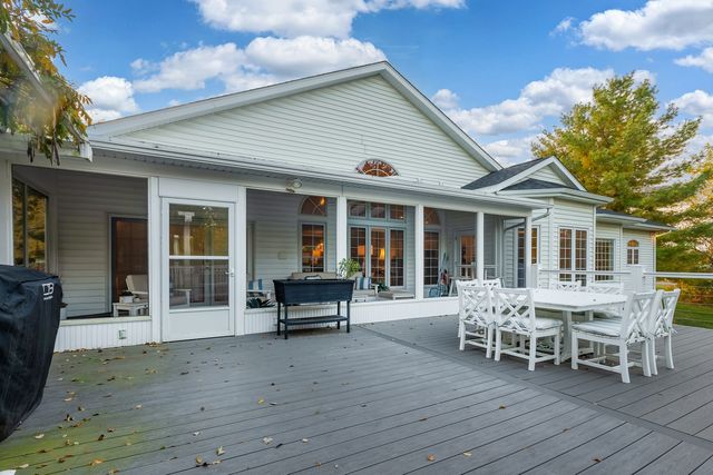 850 Stone Creek Drive, Makanda, IL 62958