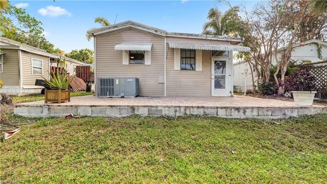 186 Panther Pass CIR 186, Naples, FL 34114