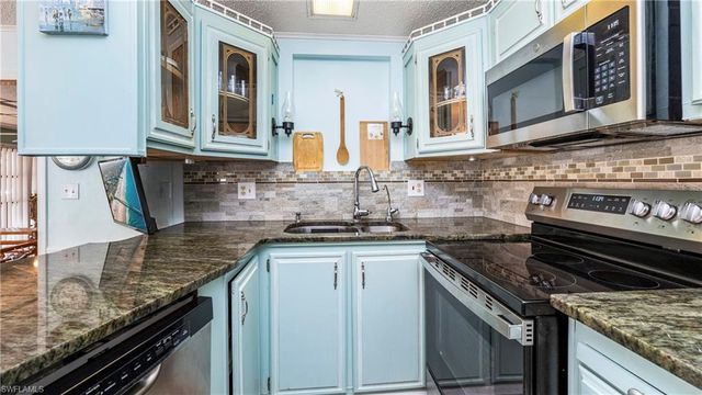 186 Panther Pass CIR 186, Naples, FL 34114