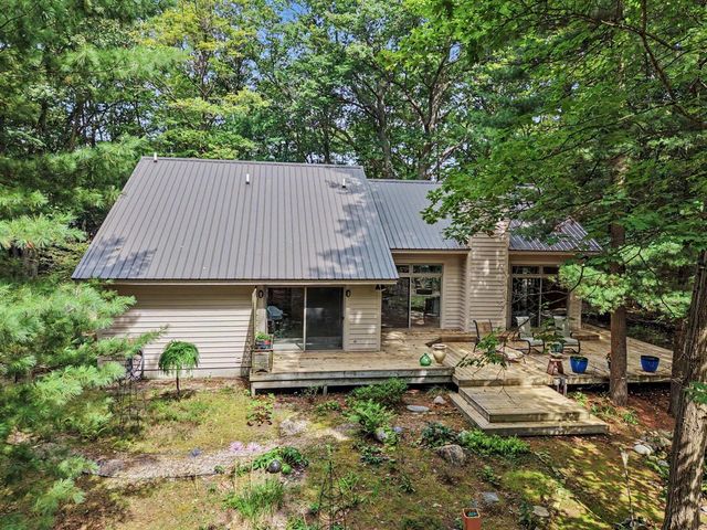 1439 W Sternberg Road, Norton Shores, MI 49441