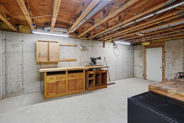 1439 W Sternberg Road, Norton Shores, MI 49441