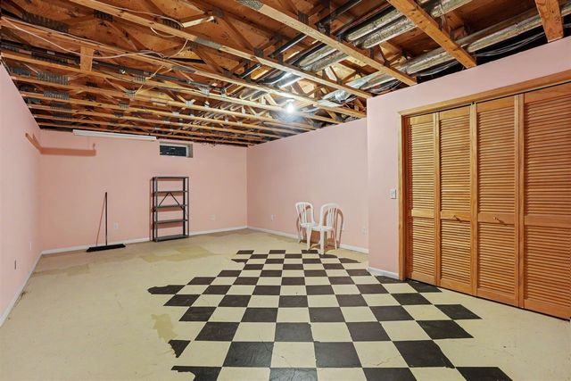 1439 W Sternberg Road, Norton Shores, MI 49441