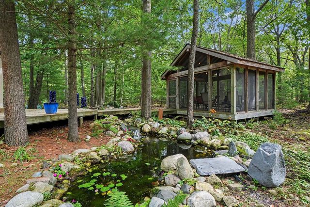 1439 W Sternberg Road, Norton Shores, MI 49441