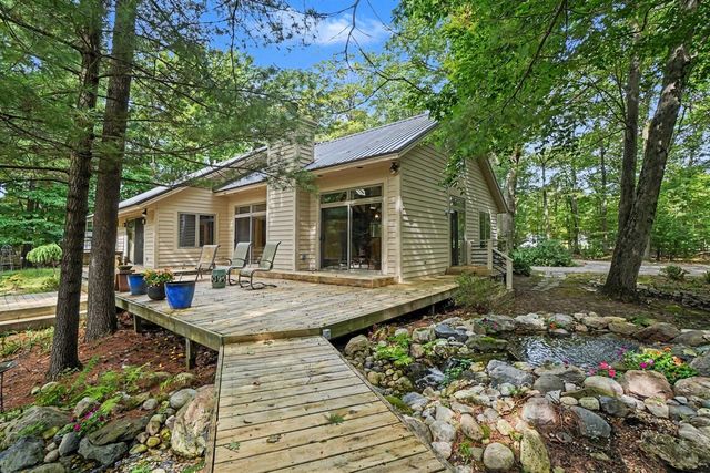 1439 W Sternberg Road, Norton Shores, MI 49441