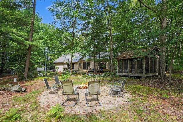 1439 W Sternberg Road, Norton Shores, MI 49441