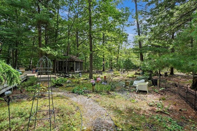 1439 W Sternberg Road, Norton Shores, MI 49441
