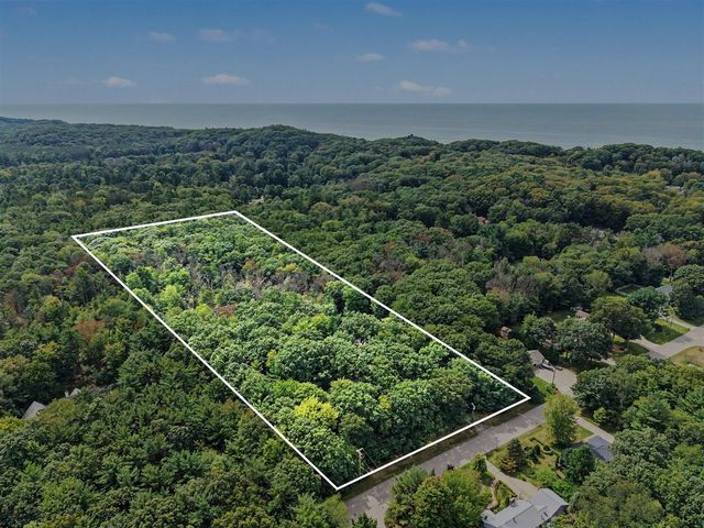 1439 W Sternberg Road, Norton Shores, MI 49441