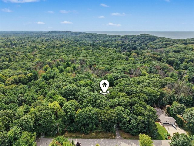 1439 W Sternberg Road, Norton Shores, MI 49441