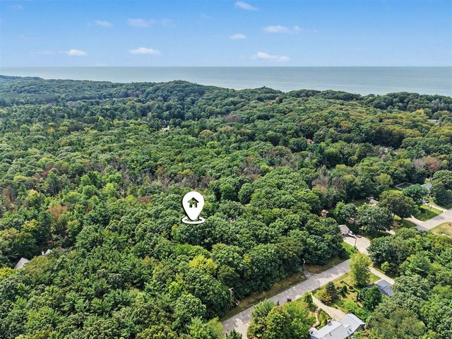 1439 W Sternberg Road, Norton Shores, MI 49441