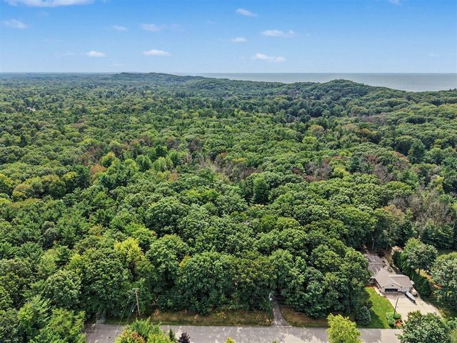1439 W Sternberg Road, Norton Shores, MI 49441