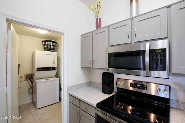 6541 S CYPRESS POINT Drive, Chandler, AZ 85249