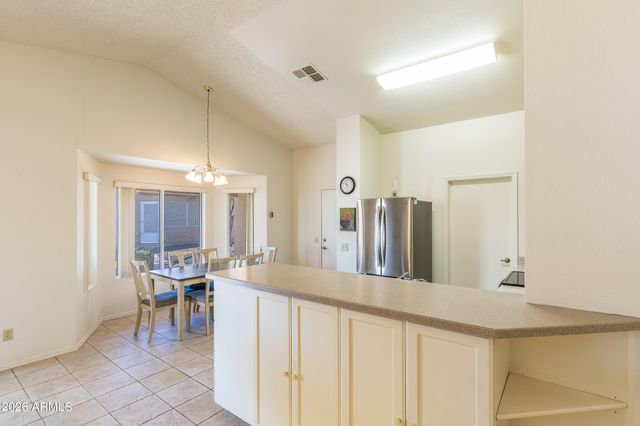 6541 S CYPRESS POINT Drive, Chandler, AZ 85249