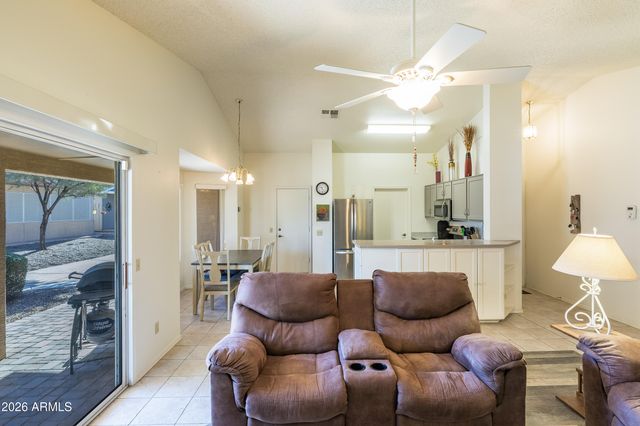 6541 S CYPRESS POINT Drive, Chandler, AZ 85249