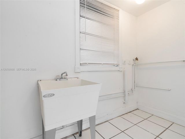 1125 NE 10th Avenue, Fort Lauderdale, FL 33304