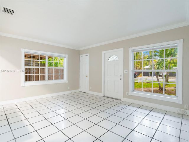 1125 NE 10th Avenue, Fort Lauderdale, FL 33304