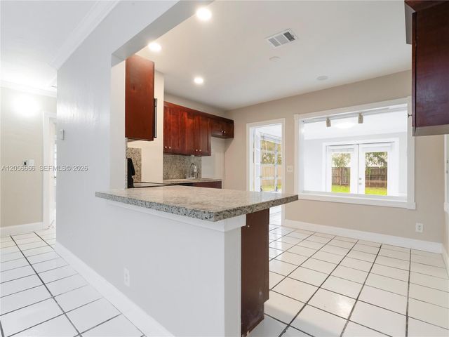 1125 NE 10th Avenue, Fort Lauderdale, FL 33304
