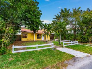 1125 NE 10th Avenue, Fort Lauderdale, FL 33304