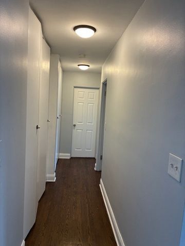 2055 W Lunt Avenue 403, Chicago, IL 60645