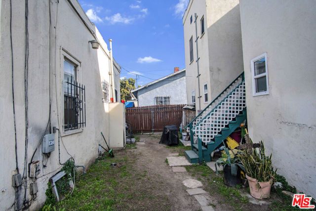 625 E 50th Street, Los Angeles, CA 90011