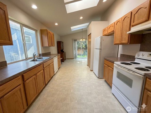 2404 Boulevard Heights Loop SE, Olympia, WA 98501