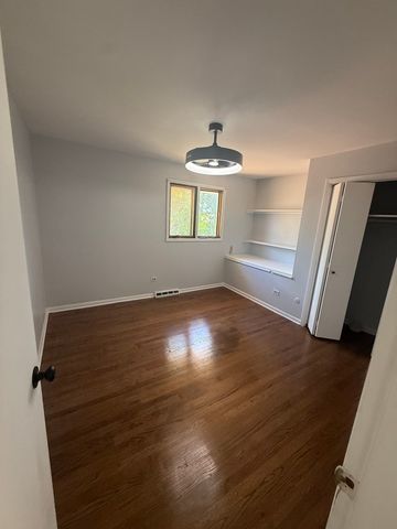 942 E 168th Street, South Holland, IL 60473