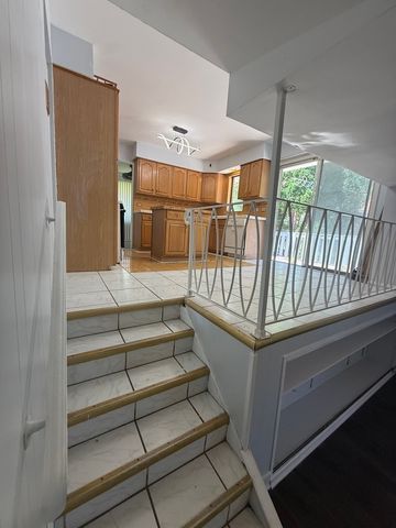942 E 168th Street, South Holland, IL 60473