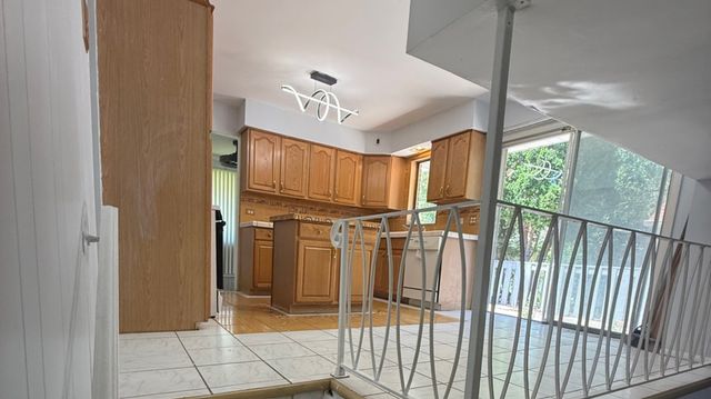 942 E 168th Street, South Holland, IL 60473
