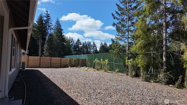 33 E Michelle Court, Union, WA 98592